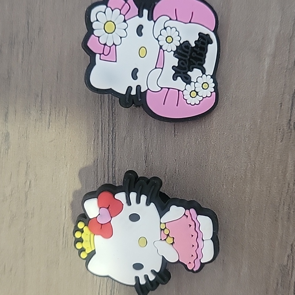 Hello Kitty Shoe Charms Set - Picture 5 of 5